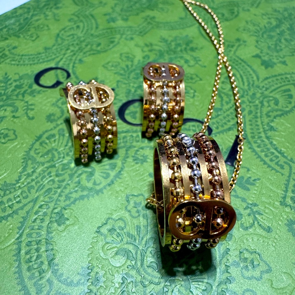 CD Necklace With Matching Earrings